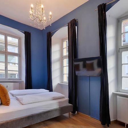 Homie Stay Am Marktplatz - Wohnen Im Historischen Balthasar-Neumann-Apartment 뷔르츠부르크 외부 사진